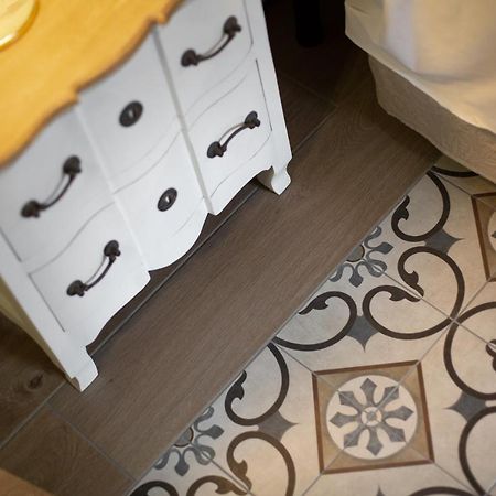 אבדיאה סאן סלבטורה B&B Gli Archi מראה חיצוני תמונה
